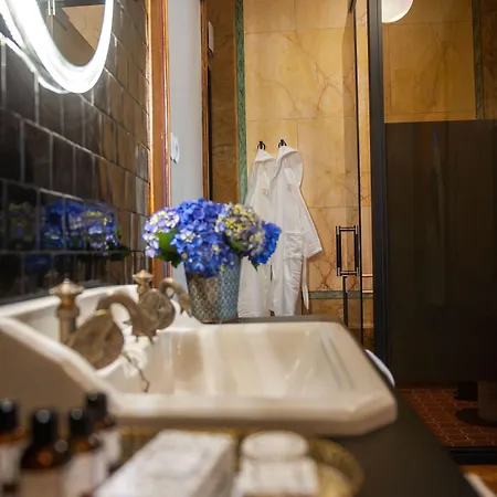 Torel Royal Court 5*