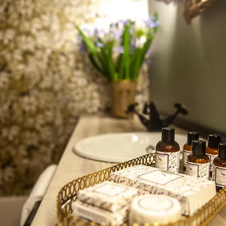 Torel Royal Court فندق غيمارايش