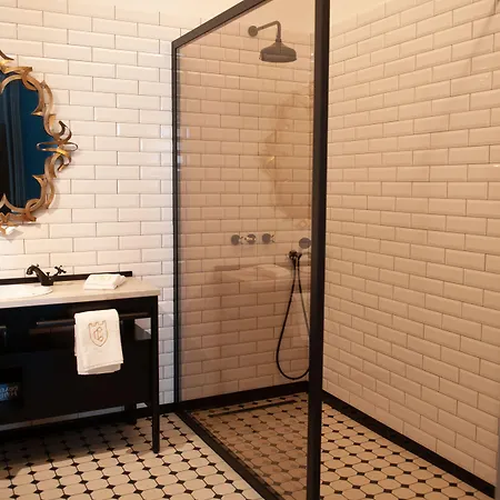 Hotel Torel Royal Court